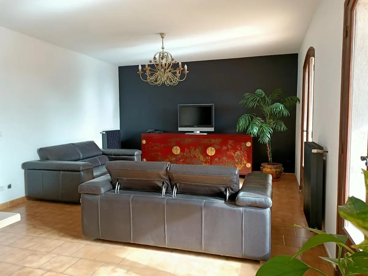 Villa La Desirade Antibes 0*,