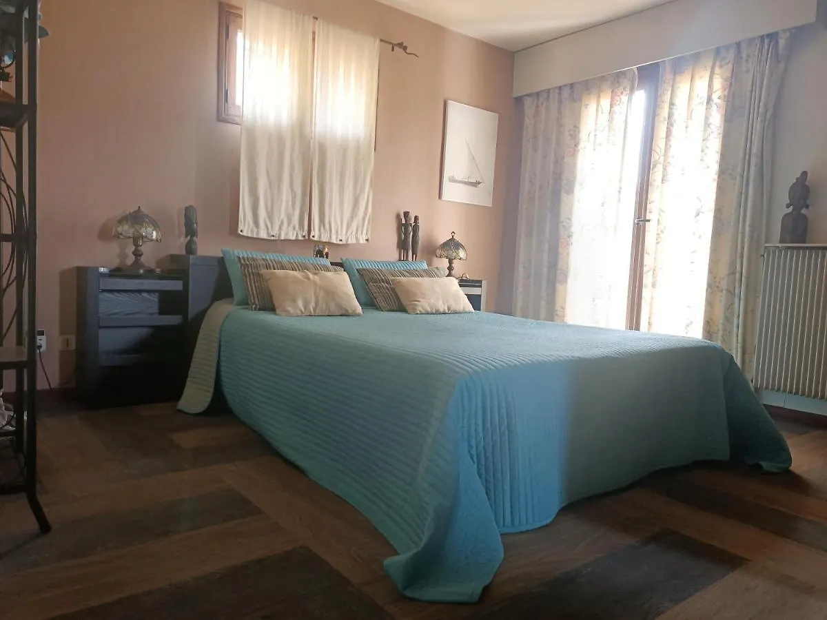 Villa La Desirade Antibes 0*,  France