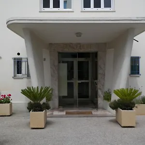 Apartment Superior On First Floor With Sea View, Antibes